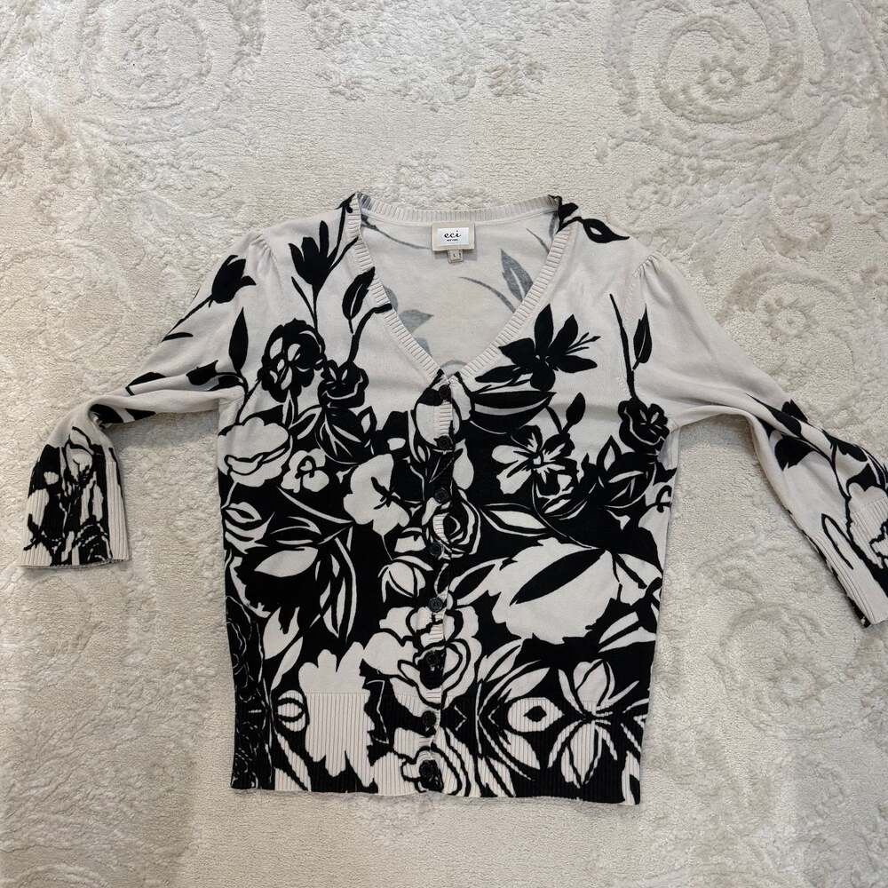 ECI Cardigan Womens‎ Small White Black Jumbo Floral Abstract Button Up Sweater